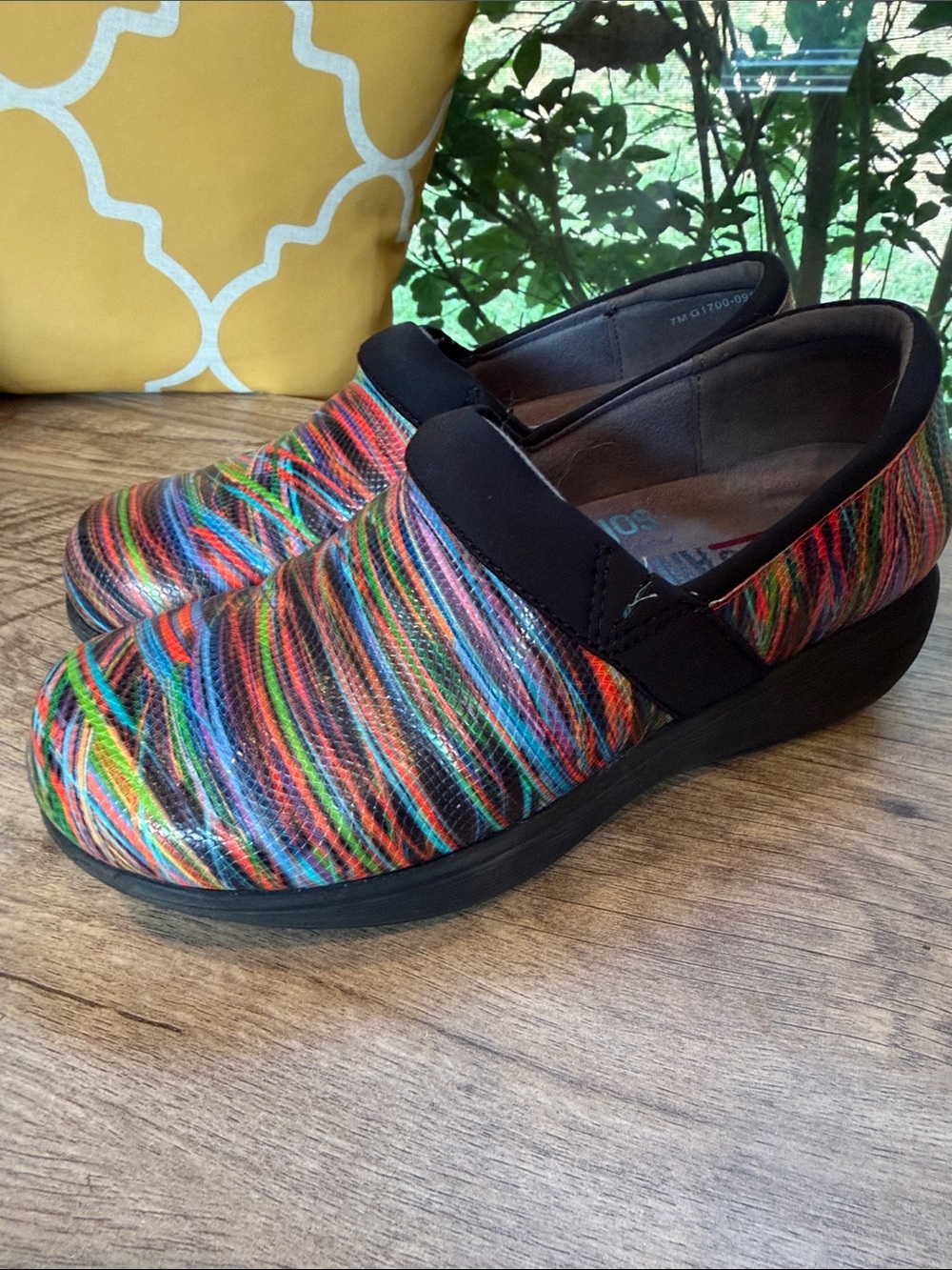 Comfort Slip-On Grey’s Anatomy Clogs in Multicolor Stripe size 7